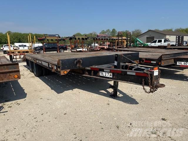 TOWMASTER T-20 Vehicle Transport Trailers