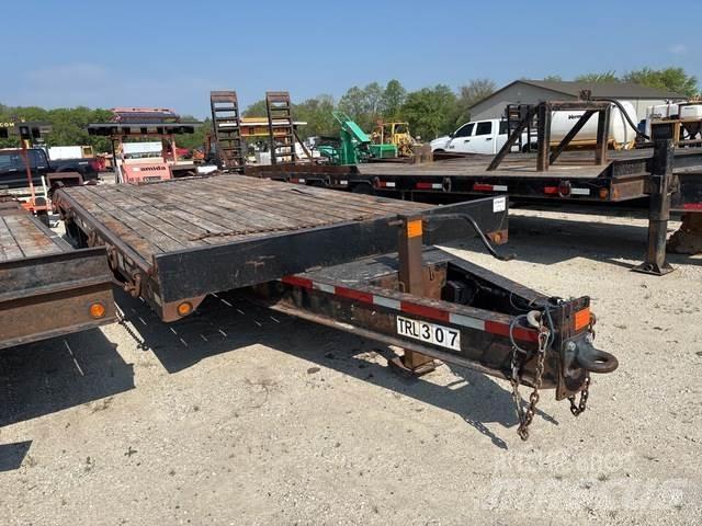 TOWMASTER T-20 Vehicle Transport Trailers