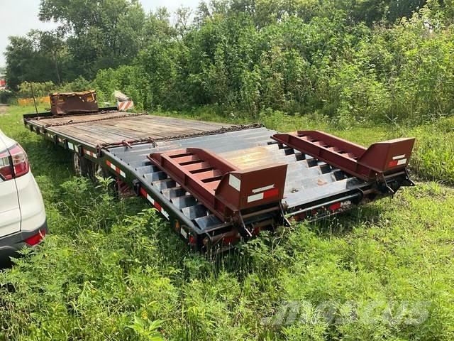 TOWMASTER T-40 Vehicle Transport Trailers