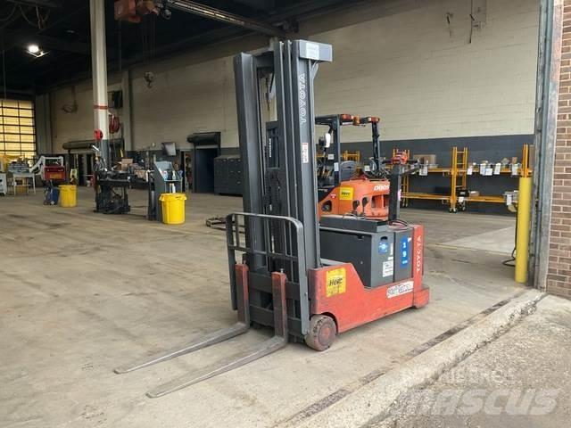 Toyota 6BWC20 Self Propelled Stackers