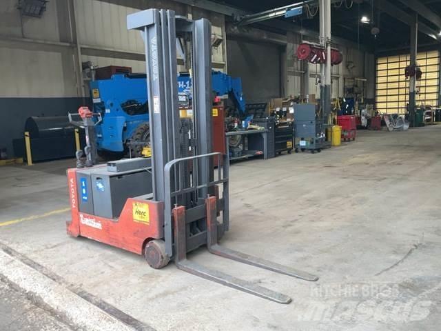 Toyota 6BWC20 Self Propelled Stackers