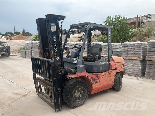 Toyota 7FGU35 Construction - Others