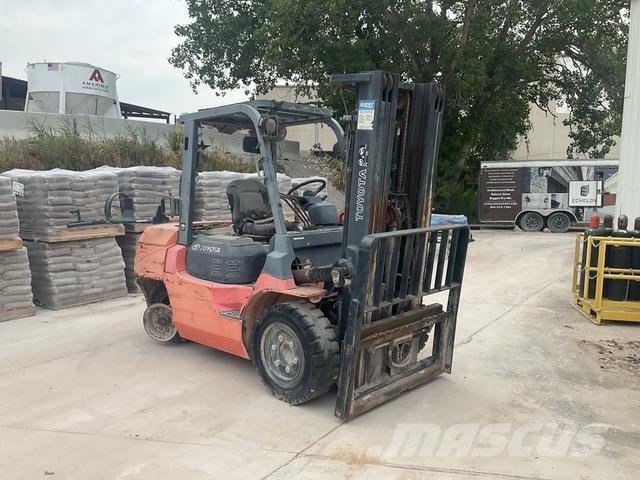 Toyota 7FGU35 Construction - Others