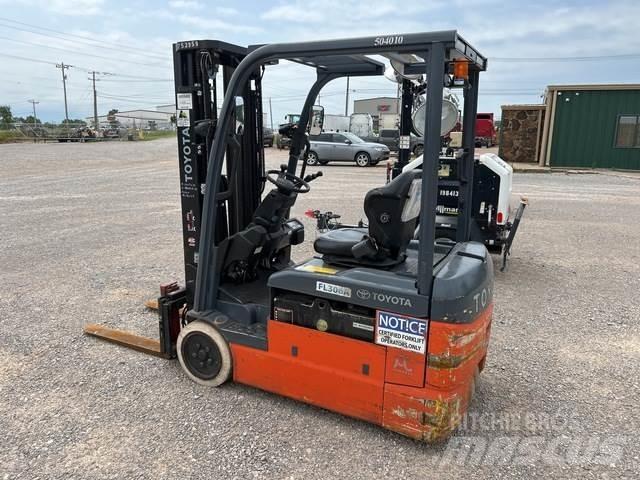 Toyota 8FBE20U Electric Forklifts