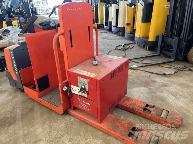 Toyota 8HBC30 Pallet Truck