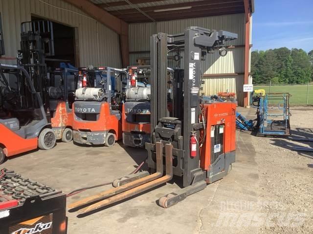 Toyota 9BRU23 Electric Forklifts