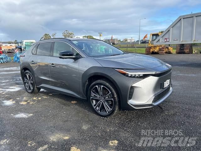 Toyota BZ4X Automobiles / SUVS