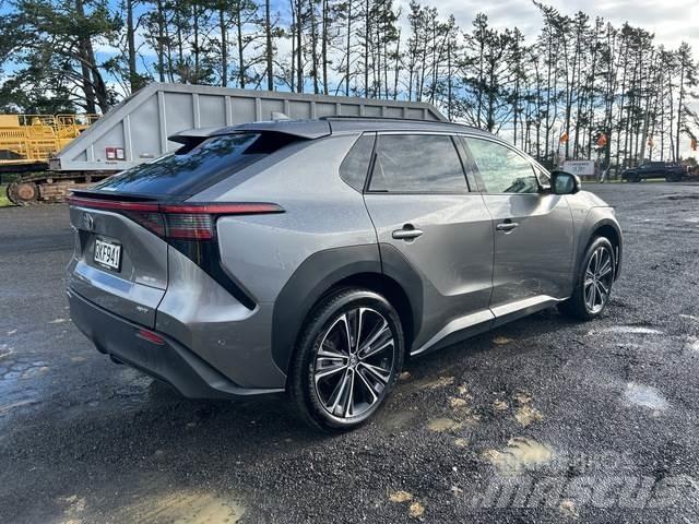 Toyota BZ4X Automobiles / SUVS
