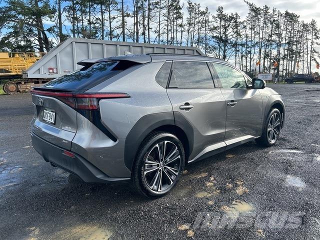 Toyota BZ4X Automobiles / SUVS