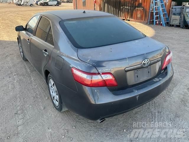 Toyota Camry Automobiles / SUVS