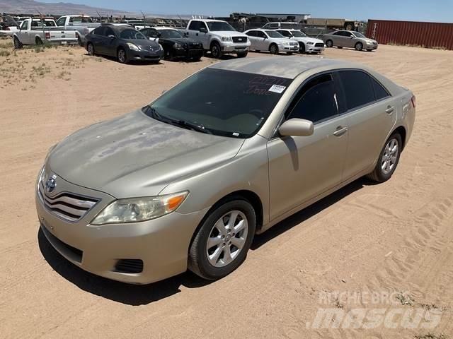 Toyota Camry Automobiles / SUVS