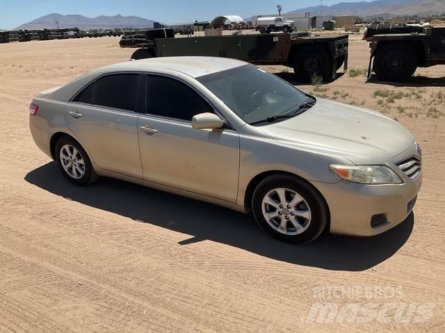 Toyota Camry Automobiles / SUVS