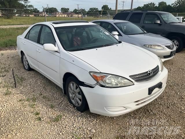 Toyota Camry Automobiles / SUVS