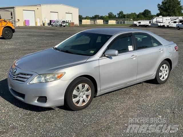 Toyota Camry Automobiles / SUVS