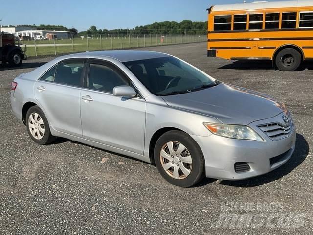 Toyota Camry Automobiles / SUVS