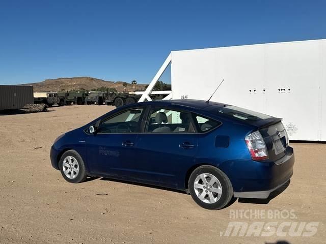 Toyota Prius Automobiles / SUVS
