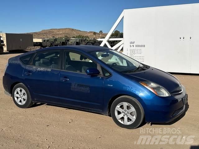 Toyota Prius Automobiles / SUVS