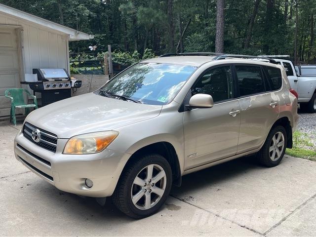 Toyota RAV4 Automobiles / SUVS