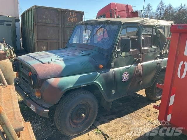  UAZ 469B Automobiles / SUVS