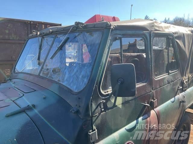  UAZ 469B Automobiles / SUVS