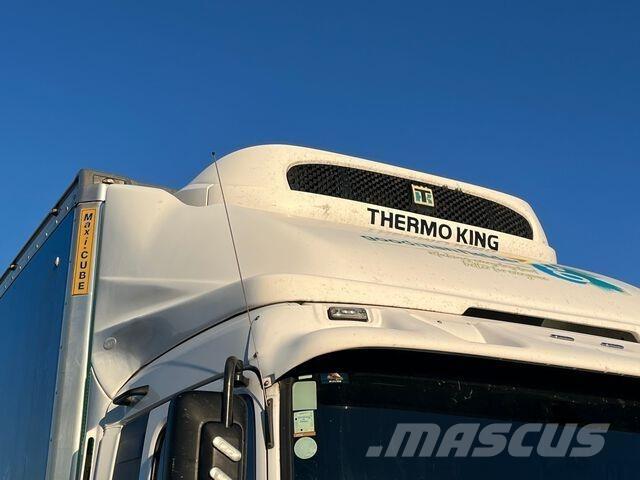 UD CG 32 460 Reefer Trucks