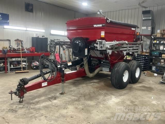 Valmar 5500 Mineral spreaders