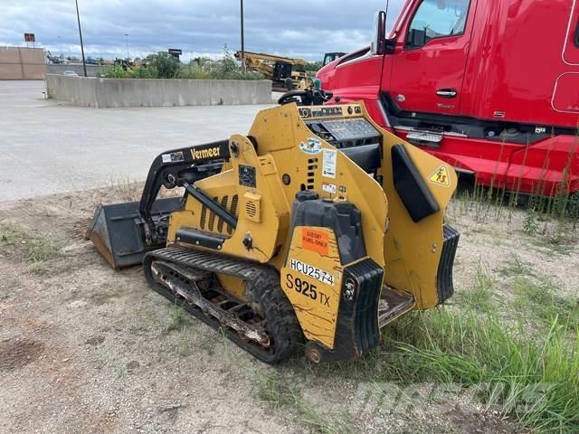 Vermeer S925TX Skid Steer Loaders
