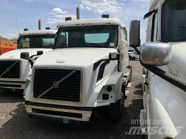 Volvo  Conventional Trucks / Tractor Trucks