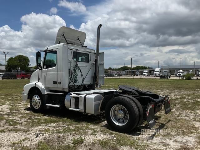 Volvo  Conventional Trucks / Tractor Trucks