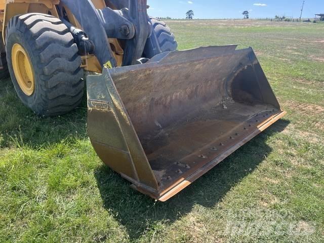 Volvo L105 Wheel Loaders