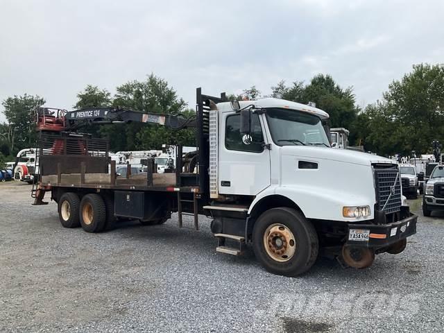 Volvo VHD Grapples