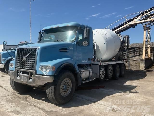 Volvo VHD104F Other Trucks
