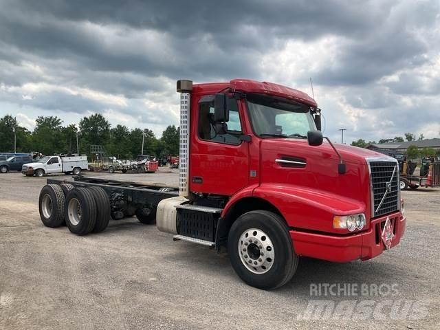 Volvo VHD64B Cabins and interior