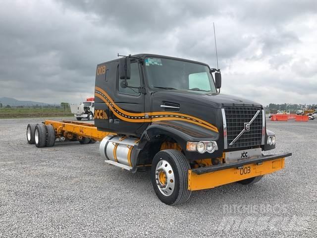 Volvo VHD64F Cabins and interior