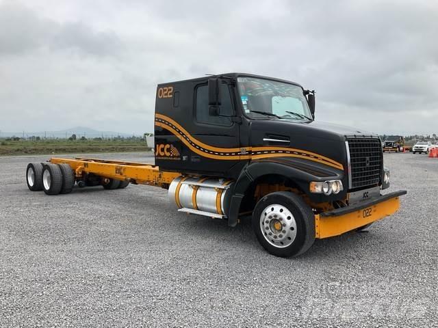Volvo VHD64F Cabins and interior