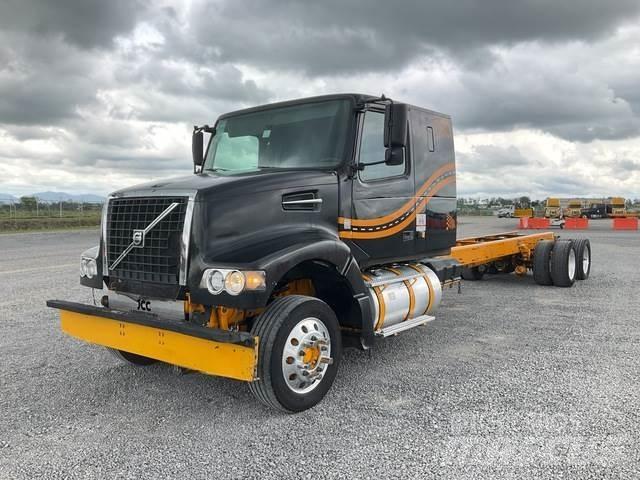 Volvo VHD64F Cabins and interior