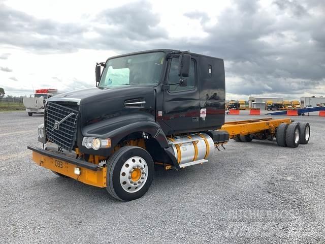 Volvo VHD64F Cabins and interior