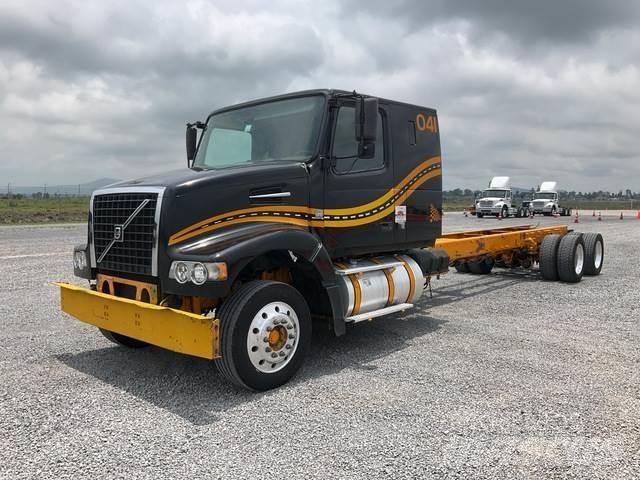Volvo VHD64F Cabins and interior