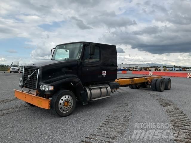 Volvo VHD64F Cabins and interior