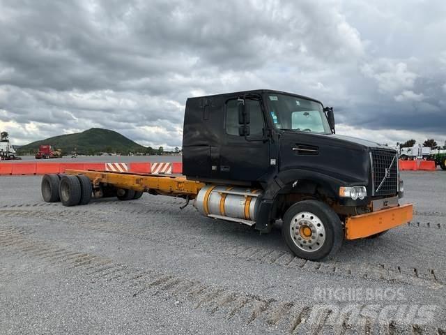 Volvo VHD64F Cabins and interior
