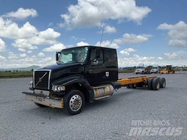 Volvo VHD64F Cabins and interior