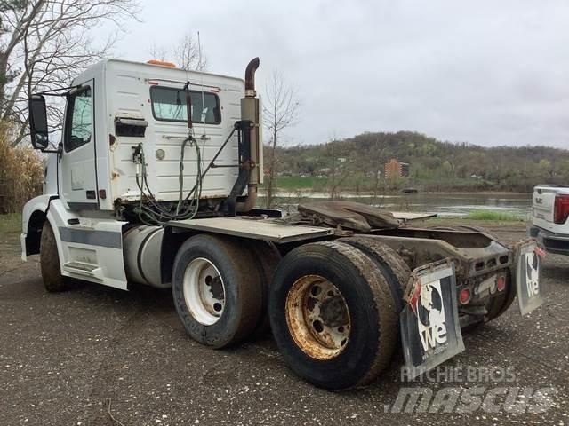 Volvo VNL Conventional Trucks / Tractor Trucks