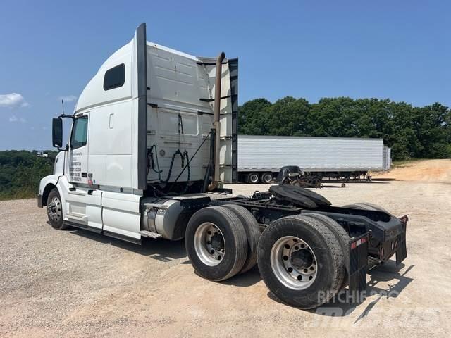 Volvo VNL Conventional Trucks / Tractor Trucks