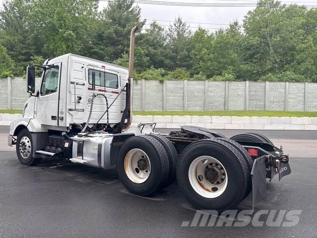 Volvo VNL Conventional Trucks / Tractor Trucks