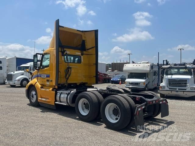 Volvo VNL Conventional Trucks / Tractor Trucks