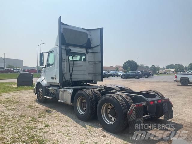Volvo VNL 300 Conventional Trucks / Tractor Trucks