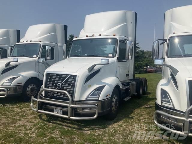 Volvo VNL 300 Conventional Trucks / Tractor Trucks