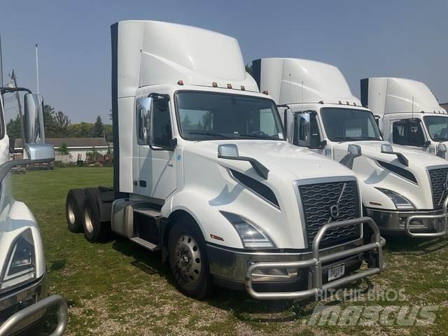 Volvo VNL 300 Conventional Trucks / Tractor Trucks