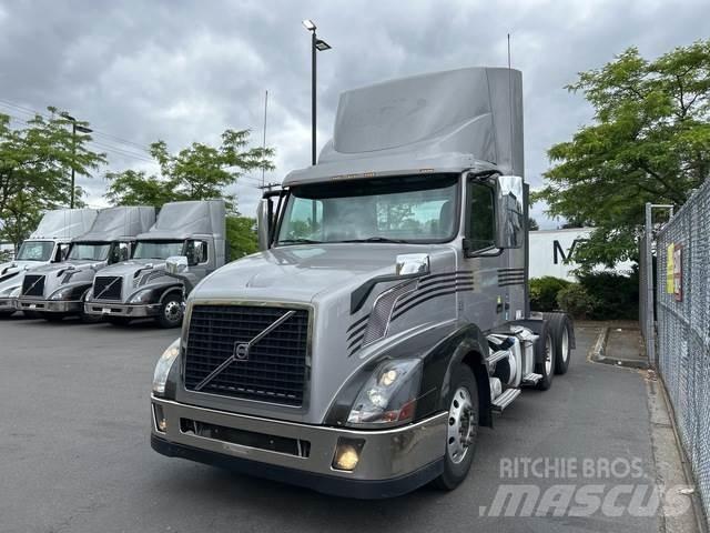 Volvo VNL 300 Conventional Trucks / Tractor Trucks