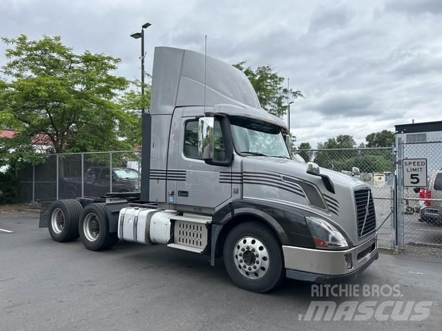 Volvo VNL 300 Conventional Trucks / Tractor Trucks